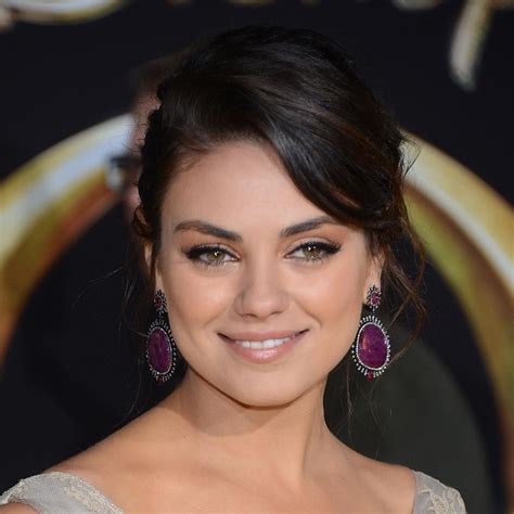 Mila kunis is best known for her role on that 70s show, where she played jackie burkhart at the age of 14. Two Valentine's-Day-Worthy Eye Makeup Ideas to Steal From ...