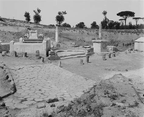 The Necropolis Of Pompeii Pompeii Sites