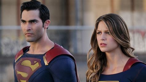 Superman And Lois It S Weird The Show Hasn T Even Mentioned Supergirl Right Thewrap