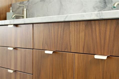 Modern Handles For Kitchen Cabinets Dulux Living Room