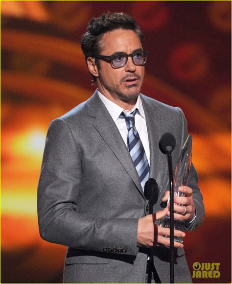 Robert Downey Jr Peoples Choice Awards 2013 Winner Photo 2788082