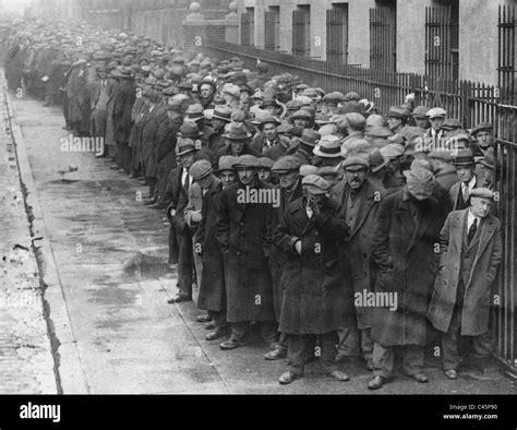 Unemployed During The Great Depression 1932 Stock Photo Alamy