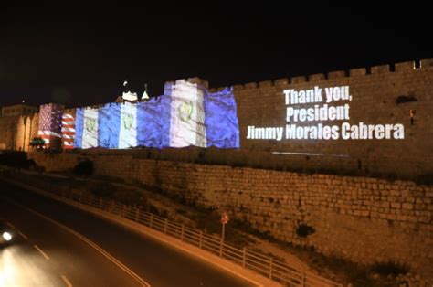 Israel Ayer Y Hoy Las Murallas De La Vieja Jerusalén Iluminadas Con