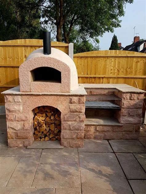 Diy pizza oven in your garden. 25 Best DIY Backyard Brick Barbecue Ideas | Pizza oven ...