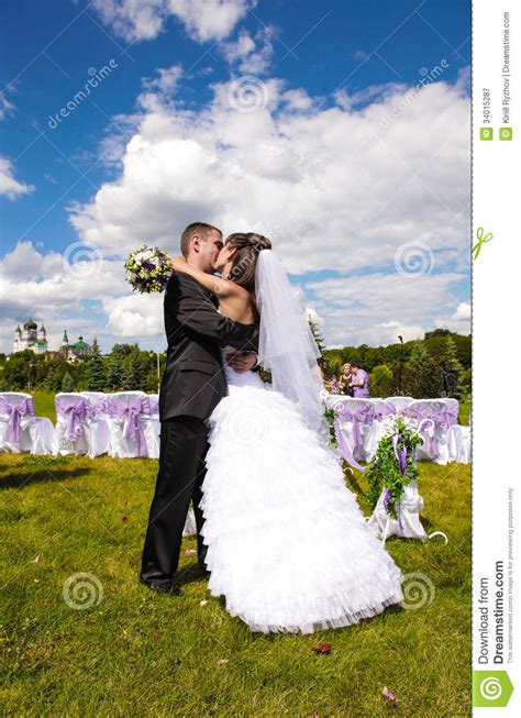 Romantic Wedding Kiss Royalty Free Stock Photography