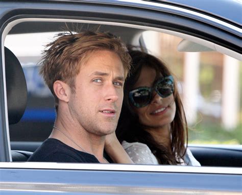 Le Baiser Officiel Deva Mendes Et Ryan Gosling Toute Lactualité De Ryan Gosling