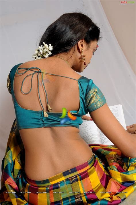 village girl in saree nice bare back hot poses actresses indian actresses