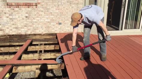 Quickly And Efficiently Remove Old Deck Boards Youtube
