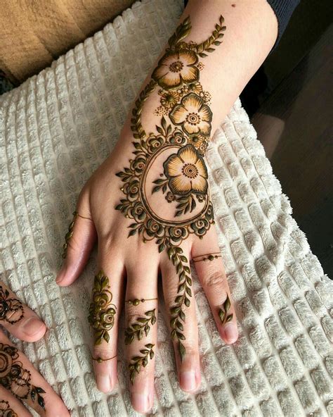 Mehandi In 2020 Latest Henna Designs Khafif Mehndi Design Latest
