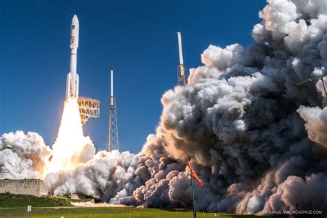 This 17-Year-Old Takes Mind-Blowing Photos of Rocket Launches | Observer