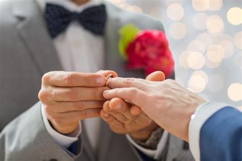Pessoas Homossexualidade Casamento Do Mesmo Sexo E Conceito De Amor Close Up De Mãos De