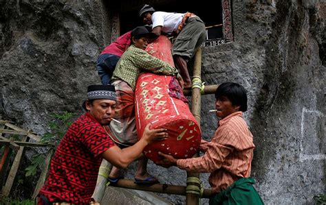 As is usang in english? Ritual usang meraikan si mati di Toraja | Astro Awani