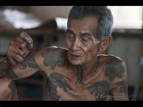 Tato dayak tato asli indonesia yang terkenal hingga mancanegara. Gambar Tato Orang Dayak - Koleksi Gambar HD