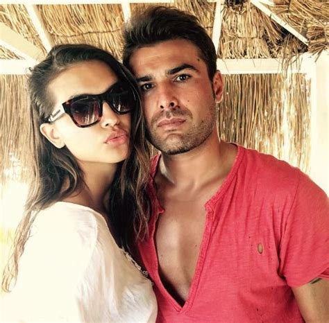 The wife of former chelsea striker adrian mutu, he player, and. Adrian Mutu si Sandra, nunta si botez in aceeasi zi. Cine ...