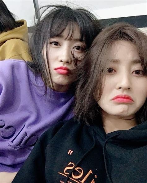 Momo And Jihyo Twice 181024 Twicetagram Gadis Korea Gambar Gadis