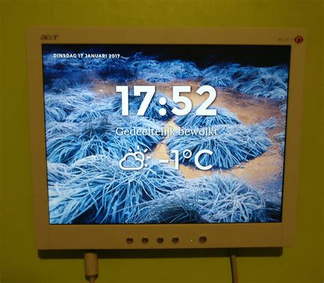 Use Your Raspberry Pi And An Old Monitor To Create A Smart Wall Clock