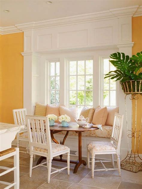 Have your morning come to life with the family by adding some benches and chairs that work smoothly together. *The Handcrafted Life*: Breakfast Nook Furniture Plans