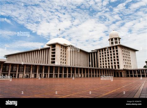 Istiqlal Mosque Indonesia Hi Res Stock Photography And Images Alamy