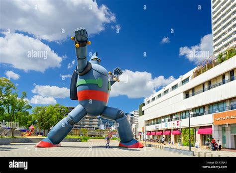 Le Robot Gigantor Monument De La Gare De Shin Nagata à Kobe Au Japon