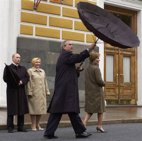 All The Presidents Umbrellas How Trump And Other World Leaders Struggle