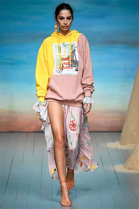 Roberta Einer Spring 2019 Ready To Wear Fashion Show Summer Fashion Trends Trending Fashion