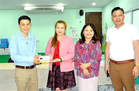 สยาม อินทร์น้อย พนักงานสอบสวน สภ.จอมทอง จ.เชียงใหม่ รับแจ้ง รถยนต์นักท่องเที่ยว. นายกเทศมนตรีนครเชียงใหม่ มอบหน้ากากอนามัยให้กับเด็ก ...