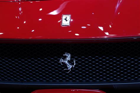 Photo 1 Pas De Véhicule 100 électrique Pour Ferrari Avant 2025