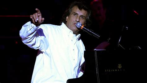 Le Chanteur Toto Cutugno Connu Pour Son Titre Litaliano Est Mort