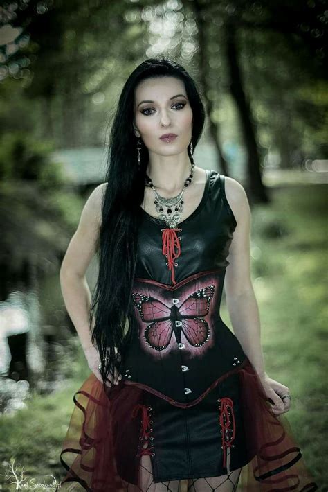 Pin By Valarie Gibson On Gothic And Steampunk Emo Looks Fashion Women