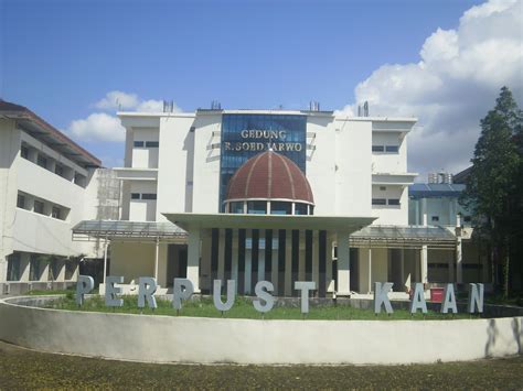 Universitas jember (disingkat unej atau uj) adalah salah satu perguruan tinggi negeri yang terletak di kota jember, provinsi jawa timur. Mahasiswa Kreatif: Potret Universitas Jember