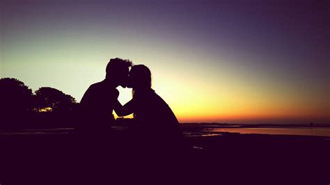 Romantic Kissing Couple Silhouette Wallpapers Wallpaper Cave Images