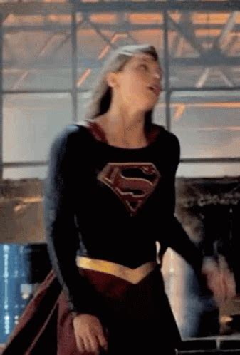 Supergirl Kara Gif Supergirl Kara Danvers Discover Share Gifs Supergirl Superman Batman