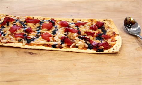 Little Miss Haute Couture Roasted Red Pepper Balsamic Pizza Flatout