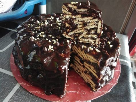 This cake is made by mixing broken marie biscuits combined with a chocolate sauce or runny custard made with. Kumpulan Resepi kek batik indulgence mudah - Foody Bloggers