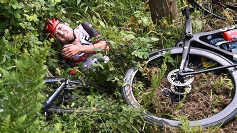 tour de france will sue woman whose sign caused massive crash trueviralnews