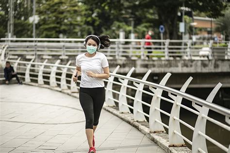 Heres Some Advice On Wearing A Face Mask While Running