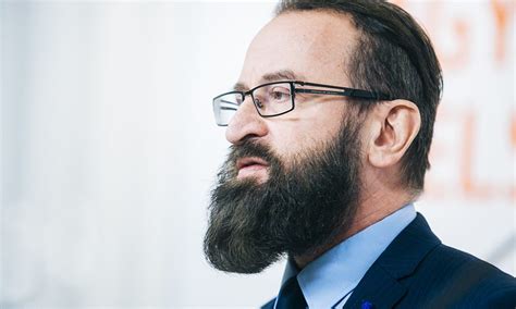 Mit szólnak az ügyhöz a budapesti járókelők? Szájer József még nem mondott le erről a kinevezéséről ...