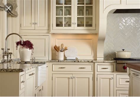 Benjamin Moore Off White Kitchen Cabinets Lusirus