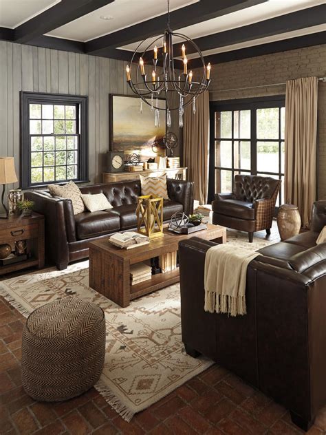 Feb 26, 2019 · traditional brown living room in rich tones, refined wood and blue draperies to make the room look fresh textural decor in neutral beige and brown, blue walls this living area is painted in blue and features lots of blue pillows in different shades. Allenpark Living Room | HGTV