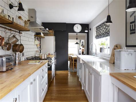 This Shaker Style Galley Kitchen Merges Vintage With Contemporary Diy