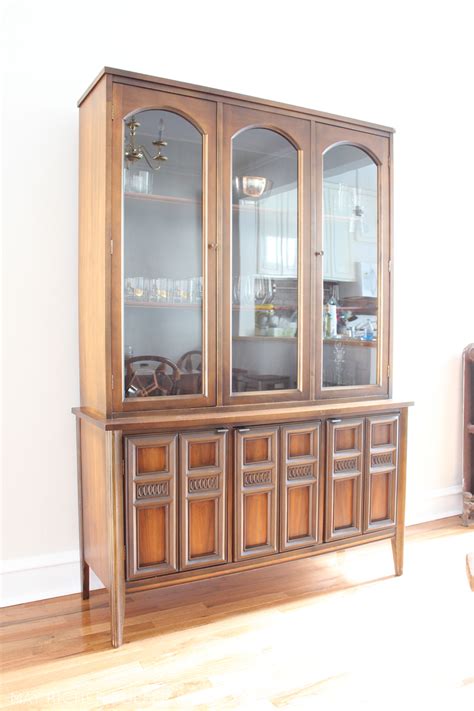 Doing so will keep this piece in harmony with your modern space since it will have a more timeless shape and form. China Hutch for the Dining Room