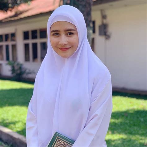 30 model jilbab untuk khatam alquran. Ramadan Tahun Ini, Prilly Latuconsina Bertekad Khatam Alquran dan Rajin Tarawih