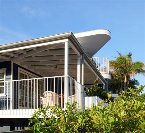 Beach House On Stilts Luigi Rosselli Architects
