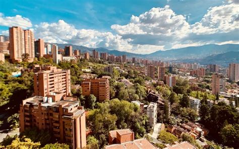Medellín Y El Recorrido Por La Ciudad De La Eterna Primavera Revista