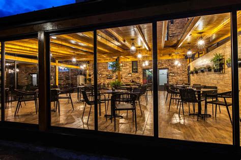 Dec 23, 2019 · friends house in north london plays episodes of the american sitcom all day long, so you can watch those crazy kooks monica, ross, rachel, chandler, phoebe and joey getting up to all sorts while. Friends' cafe & bar Michalovce | Montter - Montáž terás