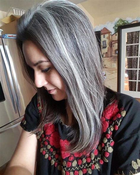 Women With Natural Gray Hair Are In Trend Again 50 Pics