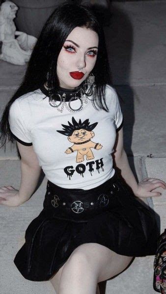 Pin By Mae Loux On Oh My Goth Hot Goth Girls Goth Outfits Goth Beauty