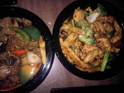 Many people are confused with the difference between hunan chicken and szechuan (the correct spelling is sichuan) chicken. hunan vs szechuan vs kung pao