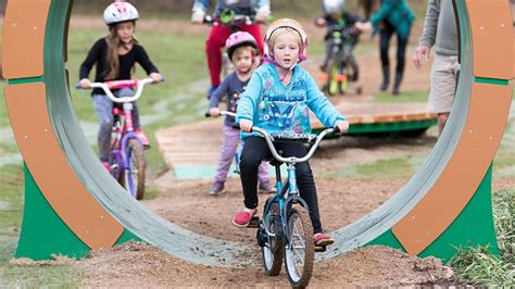 What are the training wheels? What Is A Cbc Bike Vs Clc Bike / ProForm Tour De France ...