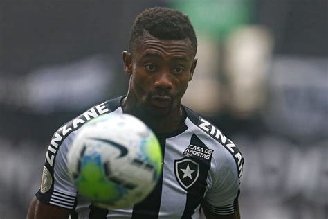 Sport X Botafogo Kalou Deve Voltar Ao Time Veja Provável Escalação Fogo Na Rede